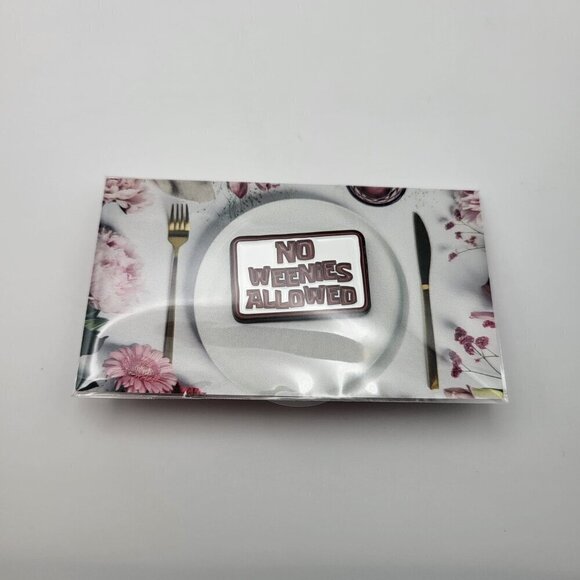 Spongebob SquarePants "No Weenies Allowed" Sign Brooch/Pin - Picture 5 of 7